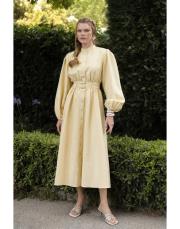 sarı beli kemerli elbise