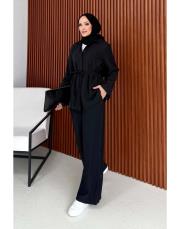 siyah modal gömlekli takım